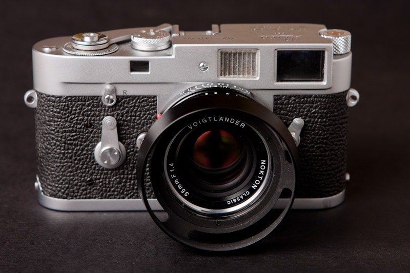 Leica M2 Camera