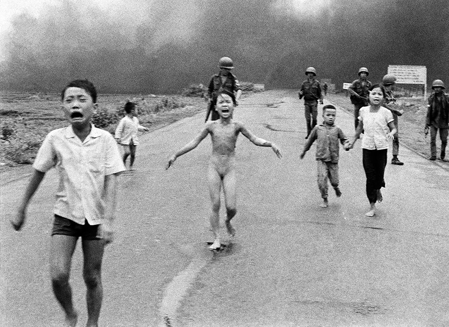 Famous Leica Photos Napalm attack in Vietnam